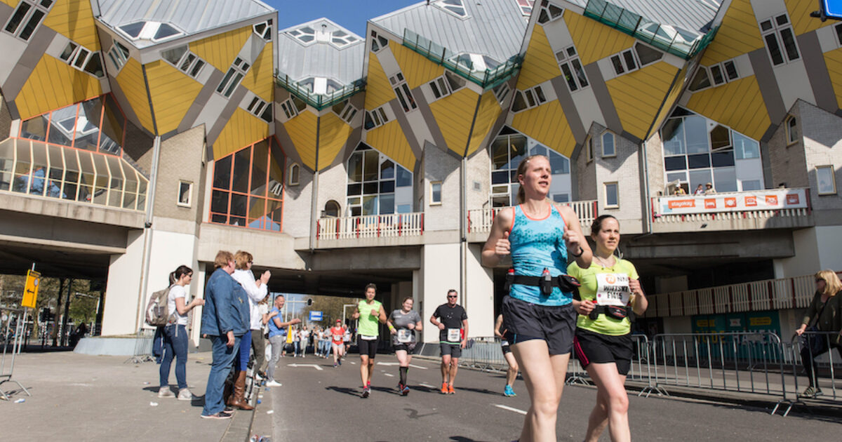 Rennen of wandelen wanneer was de eerste marathon van Rotterdam