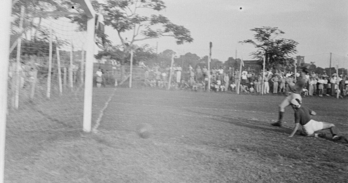 Bahkan selama perang kolonial di Indonesia, sepak bola dimainkan