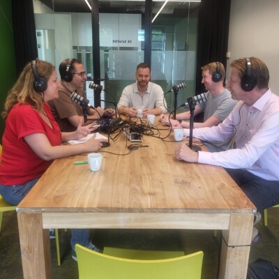 Luister nu aflevering 2 van de podcast 'Sportinfrastructuur' over kunstgras